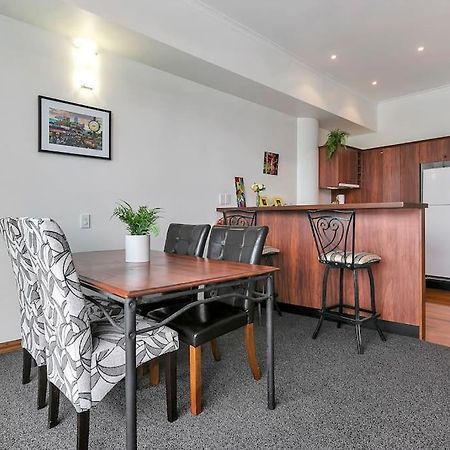 Spacious One Bedroom Apartment On Princes Wharf Auckland Bagian luar foto
